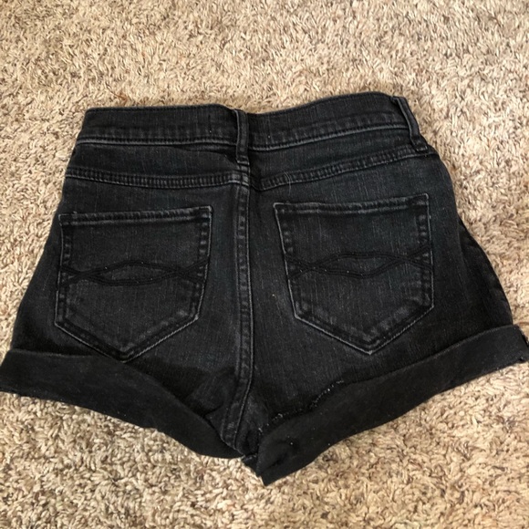 Abercrombie High Wasted Shorts - Picture 2 of 2